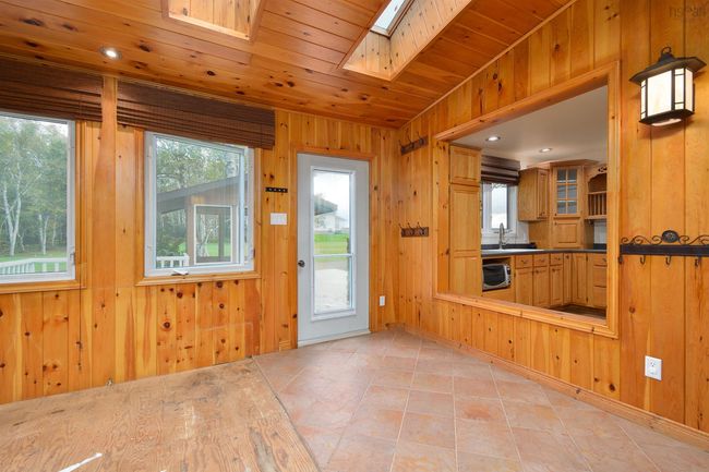 8816 E Bay Highway, House other with 6 bedrooms, 3 bathrooms and null parking in Middle Cape NS | Image 13