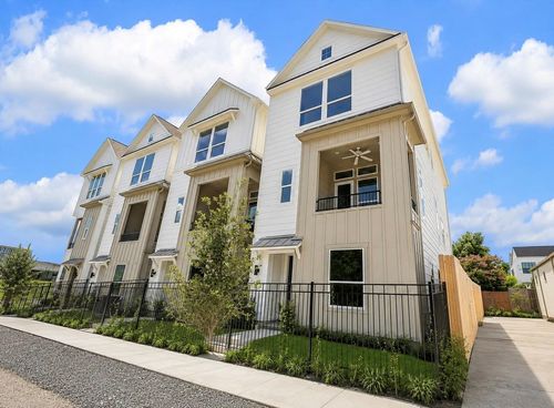 310 Fowler St, Houston, TX, 77007-7313 | Card Image