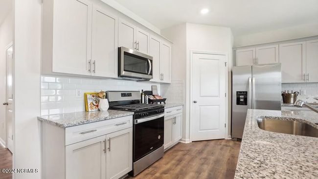 208 Lake Tyler Dr, House other with 4 bedrooms, 2 bathrooms and 2 parking in New Bern NC | Image 8