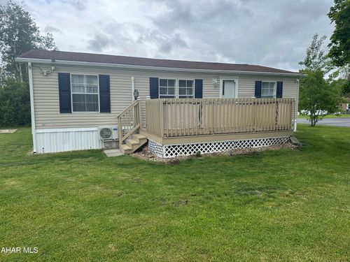 511 Earnhardt Dr, Altoona, PA, 16601-9632 | Card Image