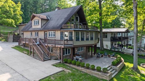489 Lakeview Heights Dr, Howard, OH, 43028-8009 | Card Image