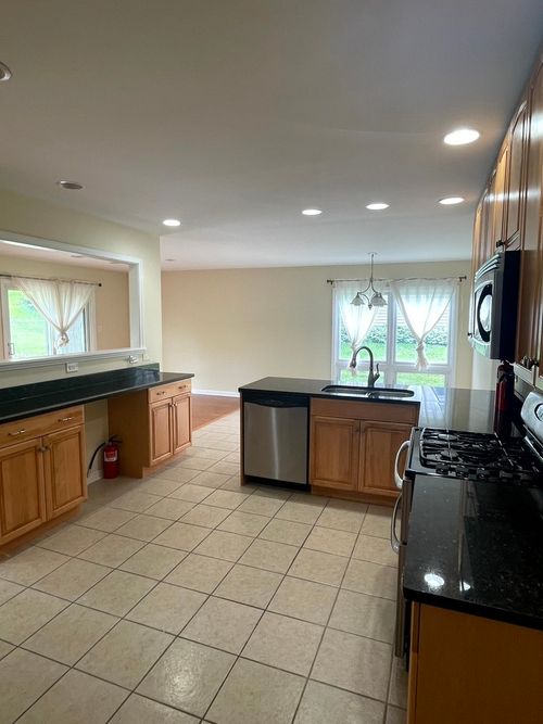 2S525 Lloyd Ave, Lombard, IL, 60148-5265 | Card Image