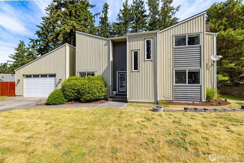 1678 Ne Sumner Drive, Oak Harbor, WA, 98277 | Card Image