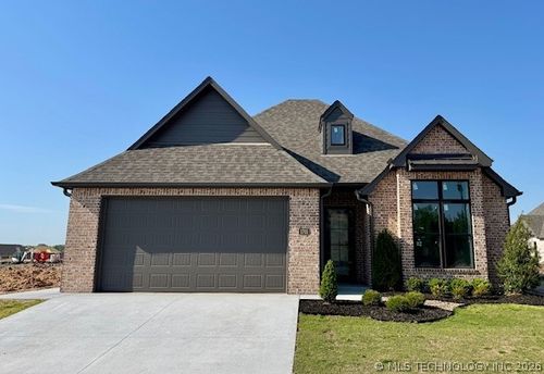 3709 W Laredo St, Broken Arrow, OK, 74012-8030 | Card Image