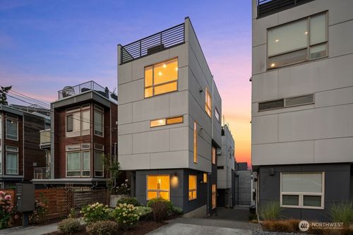 3818 B 23rd Ave W, Seattle, WA, 98199 | Card Image