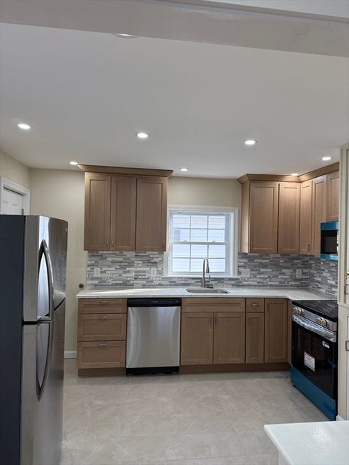 2-3 Heath St, Everett, MA, 02149-1806 | Card Image