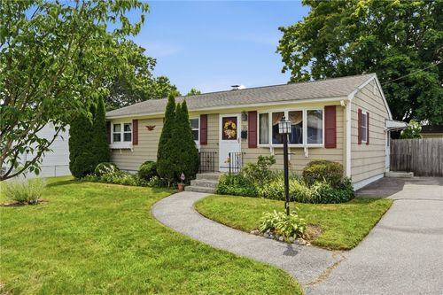 86 Pender Avenue, Warwick, RI, 02889 | Card Image