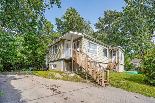 {{alt}} | Card Image