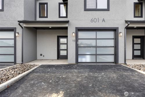 d23-601 S Dorsing St, Moses Lake, WA, 98837-4067 | Card Image