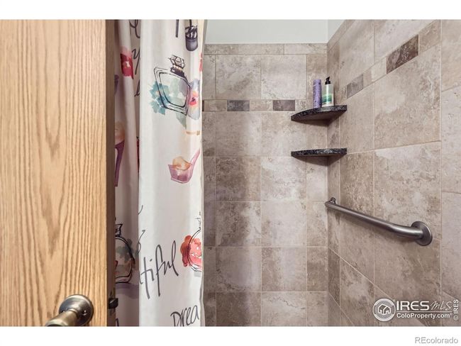 Updated Tile in Primary 3/4 Bath | Image 16
