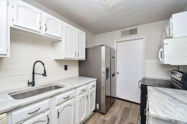 6915 Jeb Stuart Dr, House other with 3 bedrooms, 2 bathrooms and 1 parking in Richmond TX | Image 10