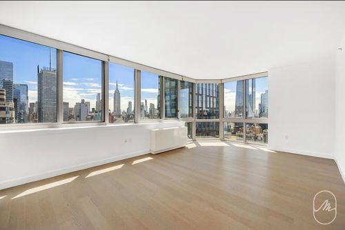 44d-561 10th Ave, New York, NY, 10036-3060 | Card Image