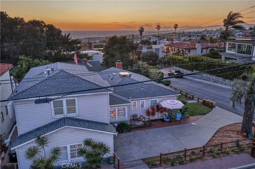 744 10th St, Manhattan Beach, CA, 90266-5806 | Card Image