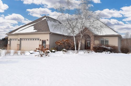 N6393 Tradewinds Cir, Beaver Dam, WI, 53916-8942 | Card Image