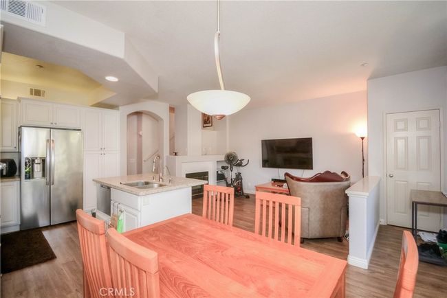 803 Maplewood, Condo with 2 bedrooms, 3 bathrooms and 2 parking in Irvine CA | Image 42