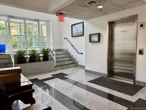apt-301-202 Main St, Port Jefferson, NY, 11777-1673 | Card Image