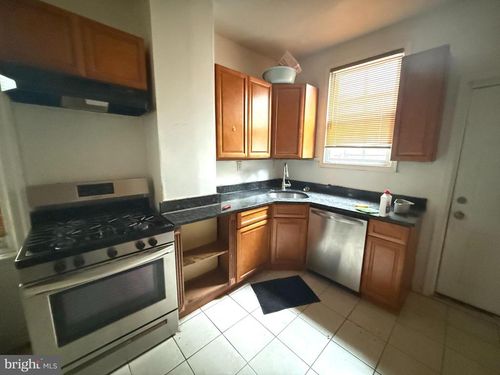 2932 N 27th St, PHILADELPHIA, PA, 19132-1214 | Card Image