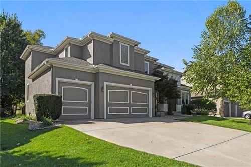 10513 169th St, Overland Park, KS, 66221-8414 | Card Image