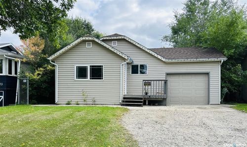 1067 1st St E, Prince Albert, SK, S6V0C6 | Card Image
