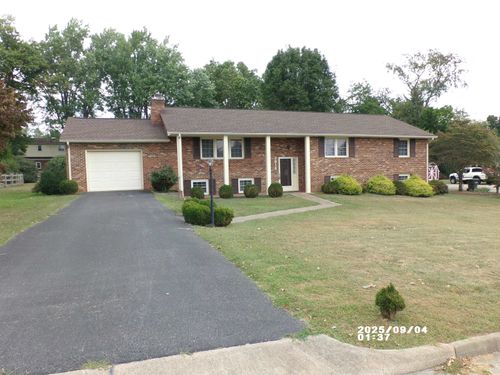 2814 Jefferson Ln, WAYNESBORO, VA, 22980-1554 | Card Image