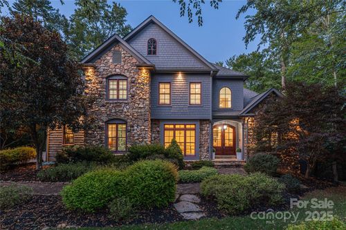 663 Wickhams Fancy Dr, Biltmore Lake, NC, 28715-8931 | Card Image
