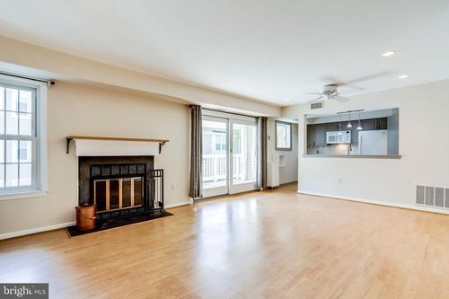 apt-e-2429 S Walter Reed Dr, ARLINGTON, VA, 22206-1171 | Card Image