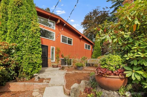 1400 Sw Thistle St, Seattle, WA, 98106-2143 | Card Image