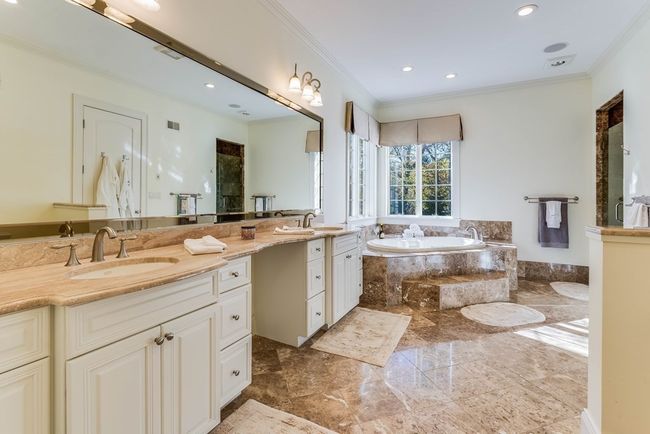 7 Ashley Ct, House other with 5 bedrooms, 9 bathrooms and 10 parking in Lynnfield MA | Image 8