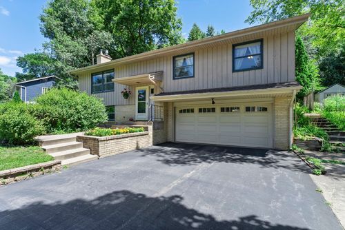 5895 Stoneybrook Dr, Minnetonka, MN, 55345-6434 | Card Image