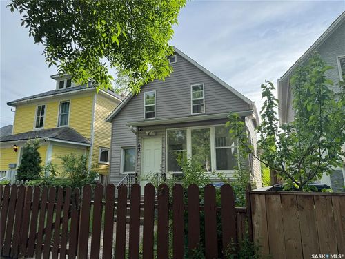 431 Av G S, Saskatoon, SK, S7M1V5 | Card Image