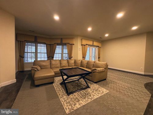 5211 Rosalie Ridge Dr, Centreville, VA, 20120-1251 | Card Image