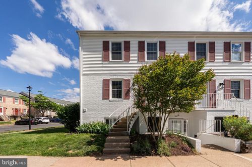 14422 Golden Oak Ct, CENTREVILLE, VA, 20121-2248 | Card Image