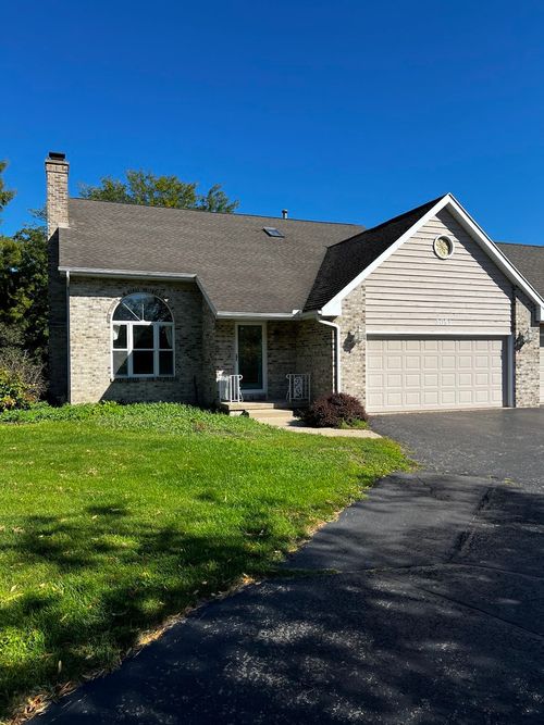 3051 Fairway Oaks Dr, DeKalb, IL, 60115-4926 | Card Image