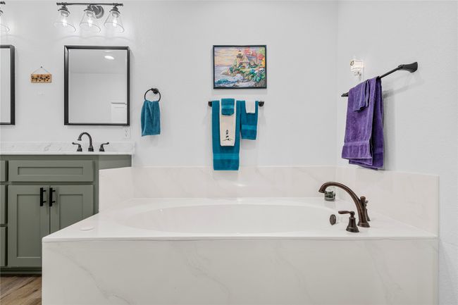 614 W 3 Rd St, House other with 4 bedrooms, 2 bathrooms and null parking in McGregor TX | Image 13