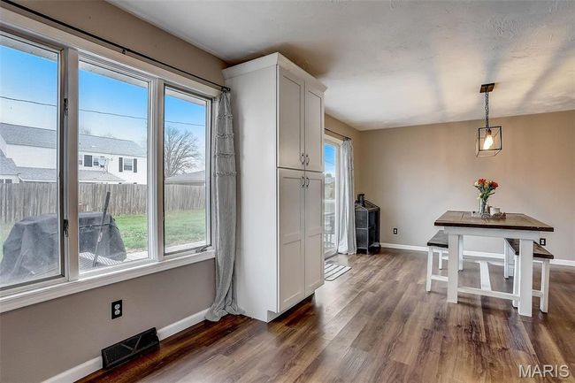 1051 Saint Clair St, House other with 3 bedrooms, 2 bathrooms and 2 parking in Carlyle IL | Image 15