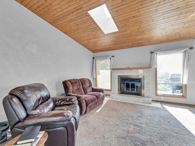 915 7 Street Se, Home with 4 bedrooms, 3 bathrooms and 2 parking in Redcliff AB | Image 11