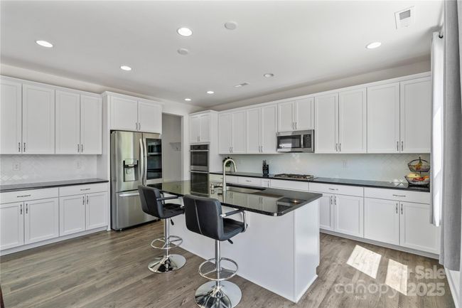 Plenty of Cabinets | Image 12