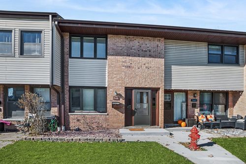 7666 S 88th Ct, Justice, IL, 60458-1306 | Card Image