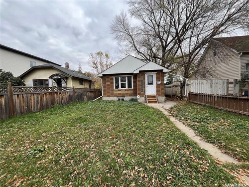 1228 1st Ave N, Saskatoon, SK, S7K1Y6 | Card Image