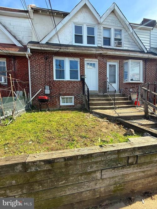 7124 Seaford Rd, Upper Darby, PA, 19082-5325 | Card Image