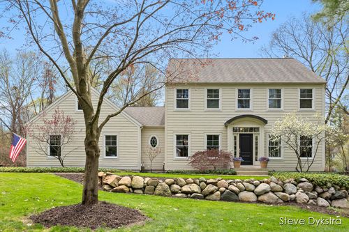 5768 Dix Dr, Belmont, MI, 49306-9060 | Card Image