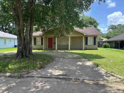 860 Parson Dr, Beaumont, TX, 77706-6113 | Card Image