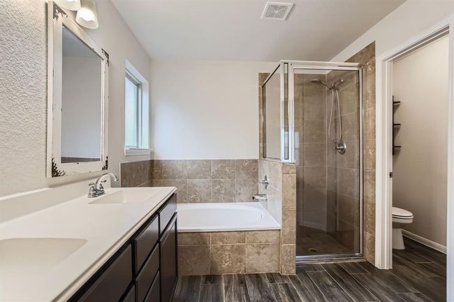 Primary Bathroom | Image 24