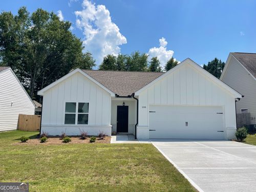 108 Savannah Way, Milner, GA, 30257-3211 | Card Image