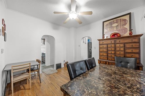 808 Oakland Rd Ne, Cedar Rapids, IA, 52402-4638 | Card Image