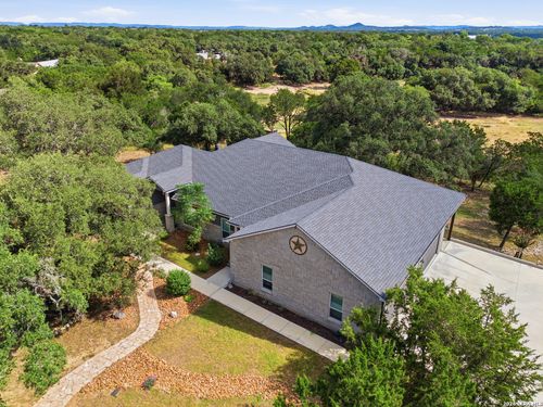 356 Creekwood Dr, Bandera, TX, 78003-4869 | Card Image