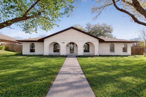 1100 Mount Vernon St, Ennis, TX, 75119-2111 | Card Image