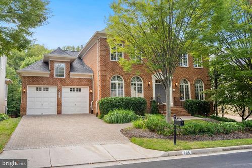 7414 Old Maple Sq, MCLEAN, VA, 22102-2817 | Card Image