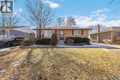 971 Talfourd Street, Sarnia, ON, N7S1B8 | Card Image