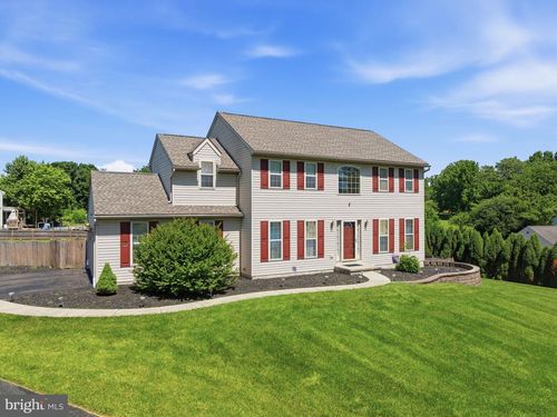 101 White Doe Dr, LINCOLN UNIVERSITY, PA, 19352-9121 | Card Image